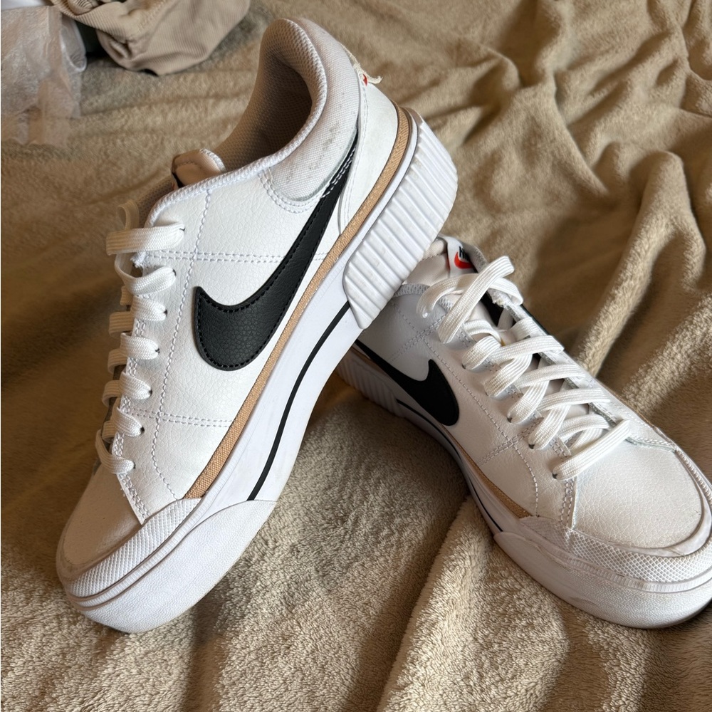 Nike Legacy Lift Court Sneakers